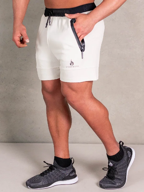Savings Spectacular Advance Mesh Short - Oat